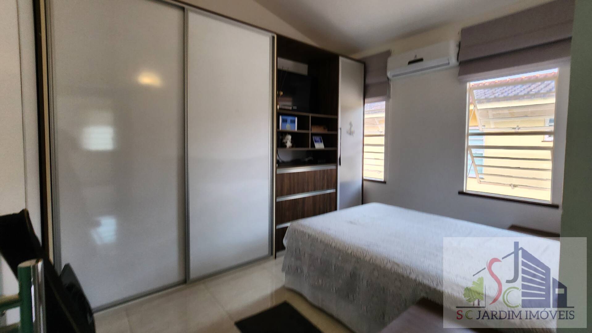 Casa de Condomínio para alugar com 4 quartos, 181m² - Foto 13