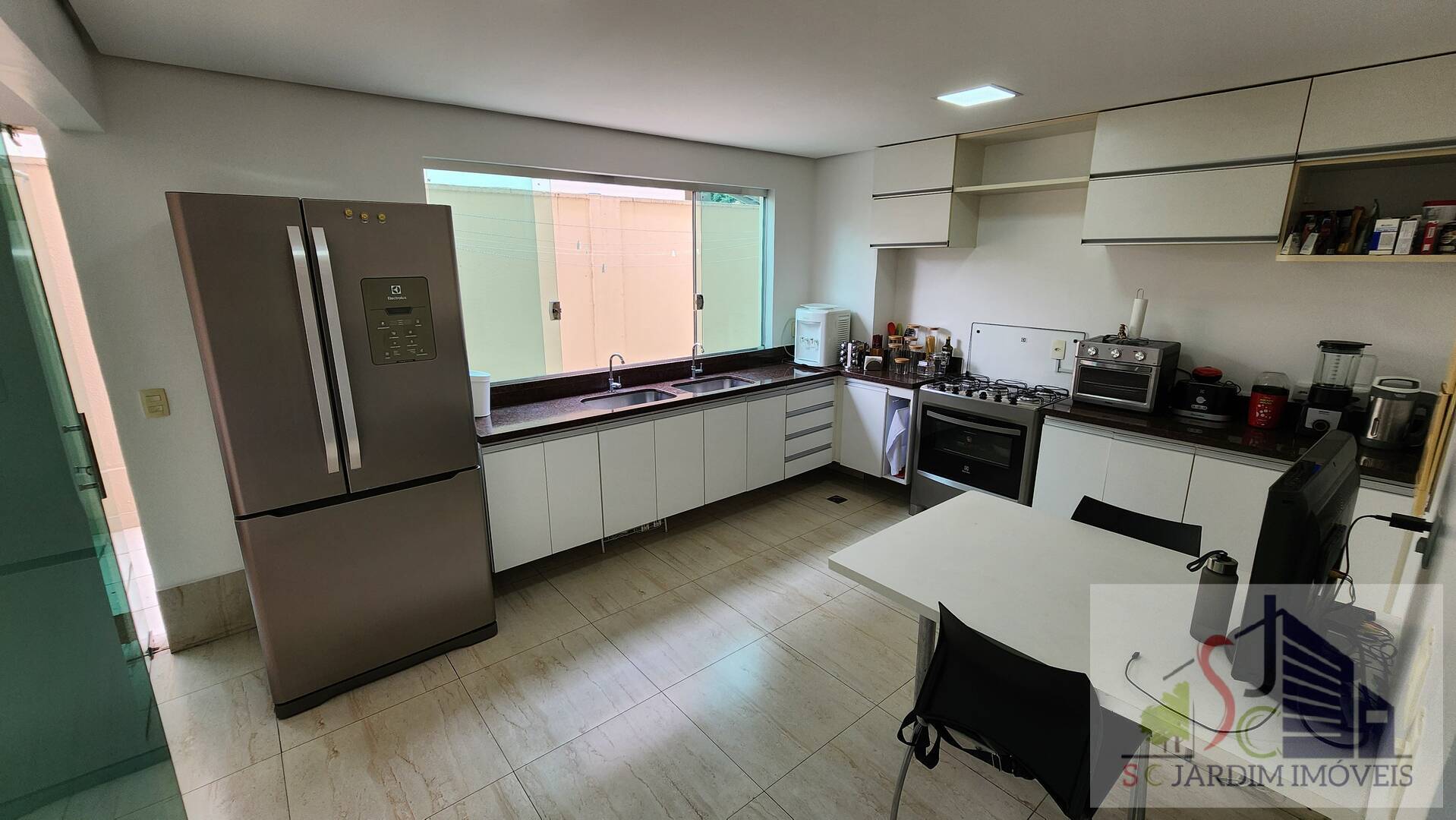 Casa de Condomínio para alugar com 4 quartos, 181m² - Foto 10