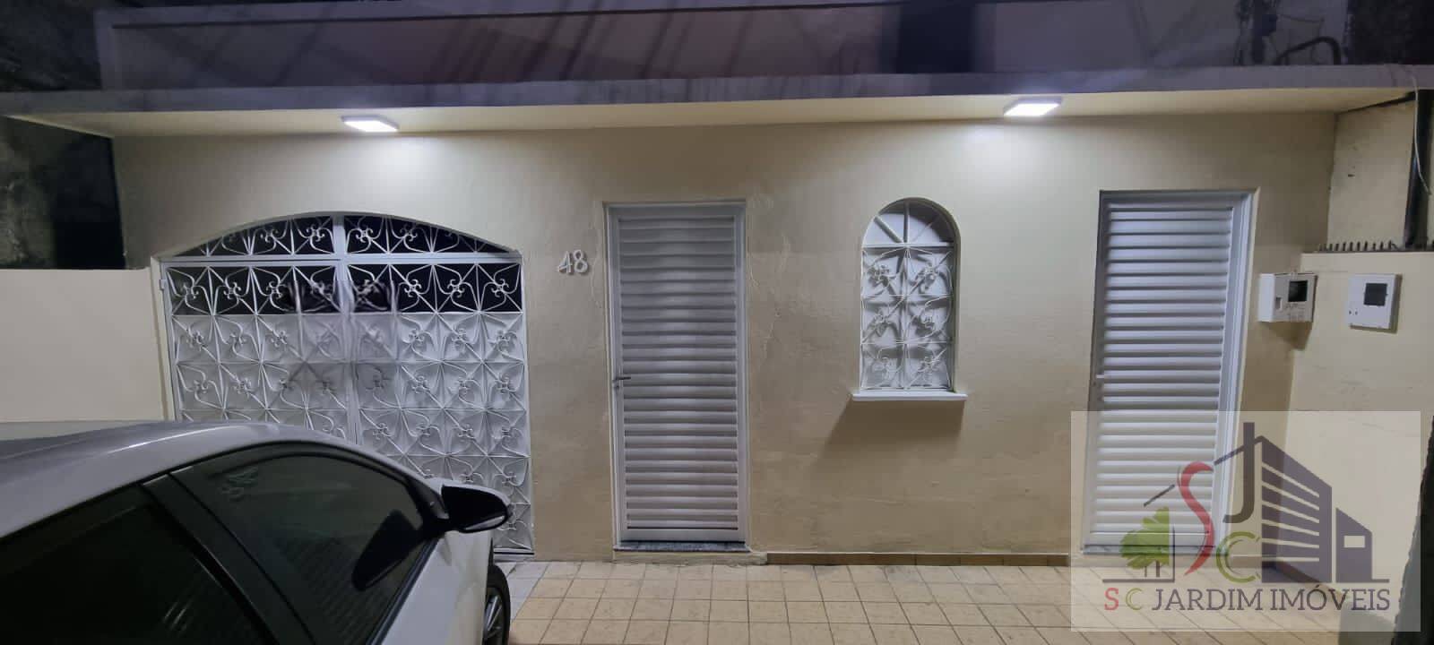 Casa à venda com 3 quartos, 151m² - Foto 1