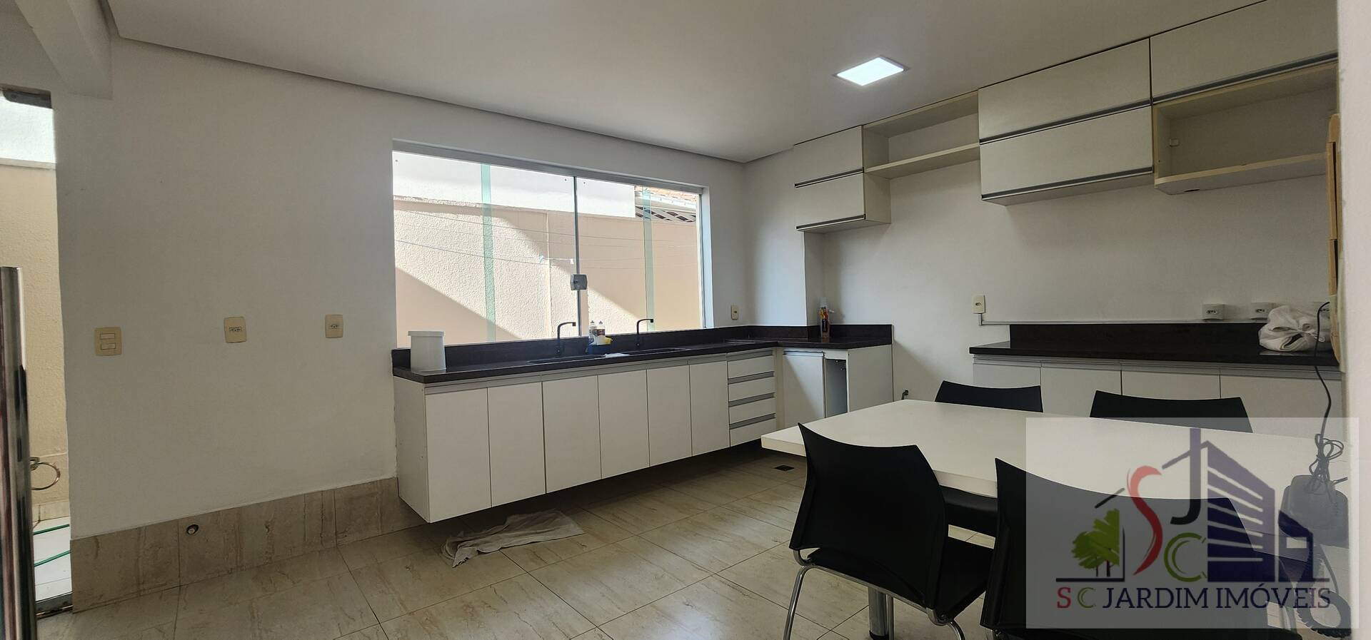 Casa de Condomínio para alugar com 4 quartos, 181m² - Foto 10