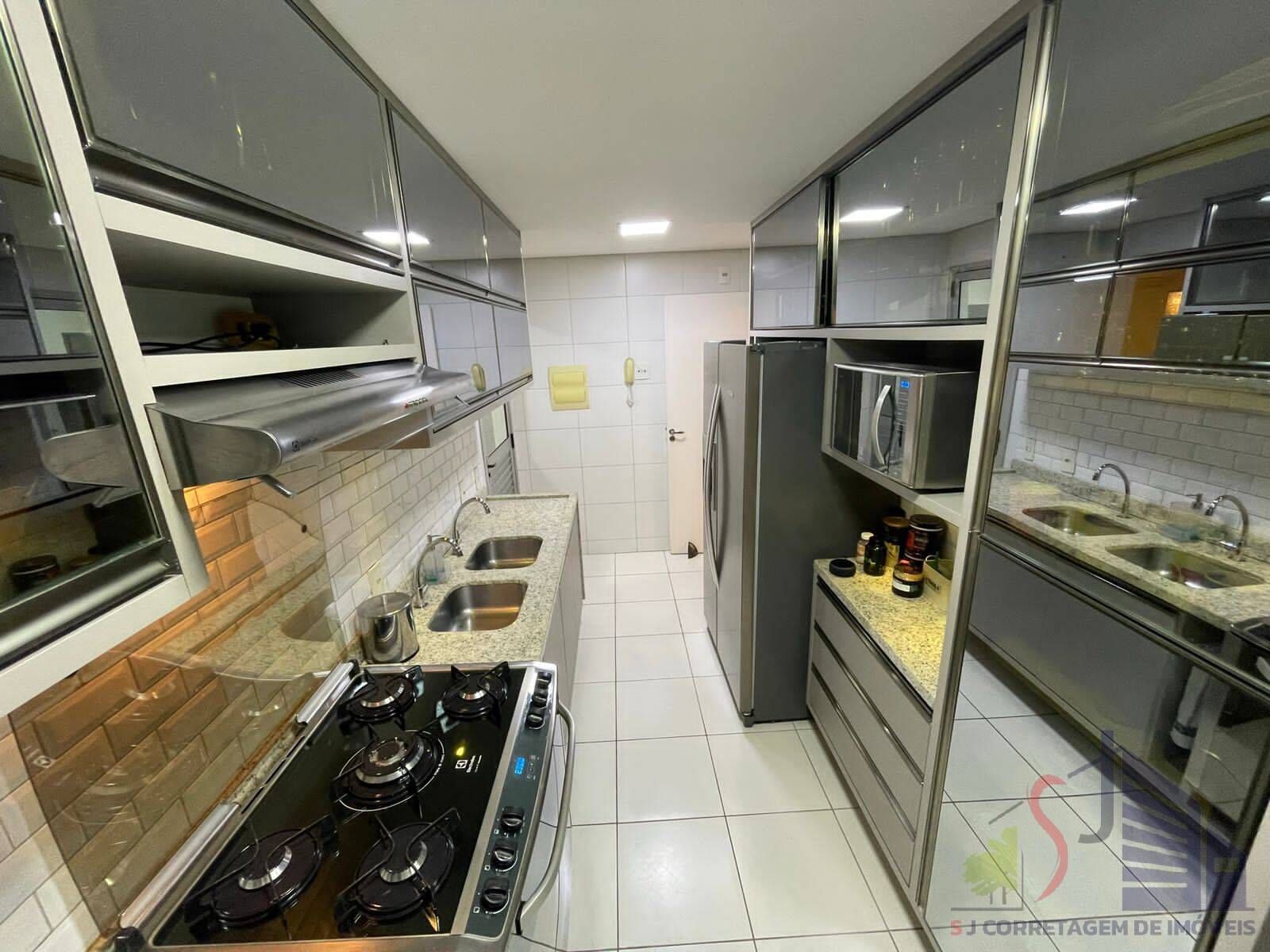 Apartamento à venda com 3 quartos, 133m² - Foto 13