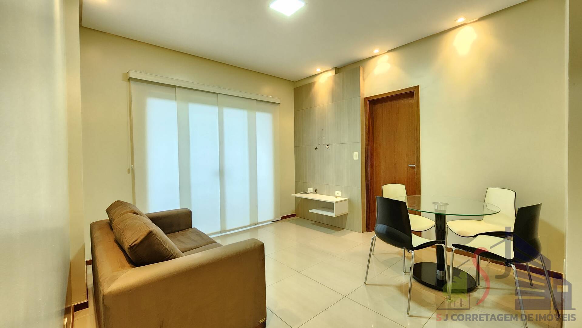 Apartamento à venda e aluguel com 1 quarto, 54m² - Foto 1