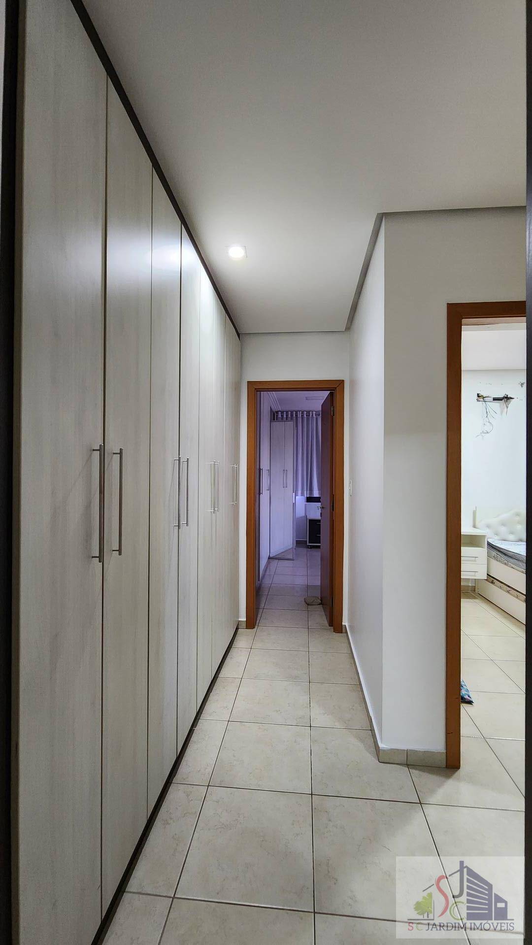 Apartamento para alugar com 4 quartos, 122m² - Foto 8