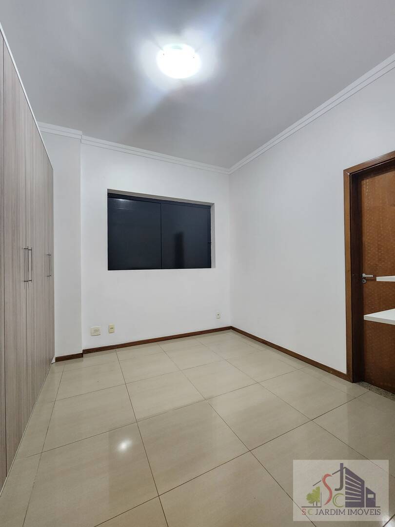 Apartamento para alugar com 2 quartos, 67m² - Foto 12