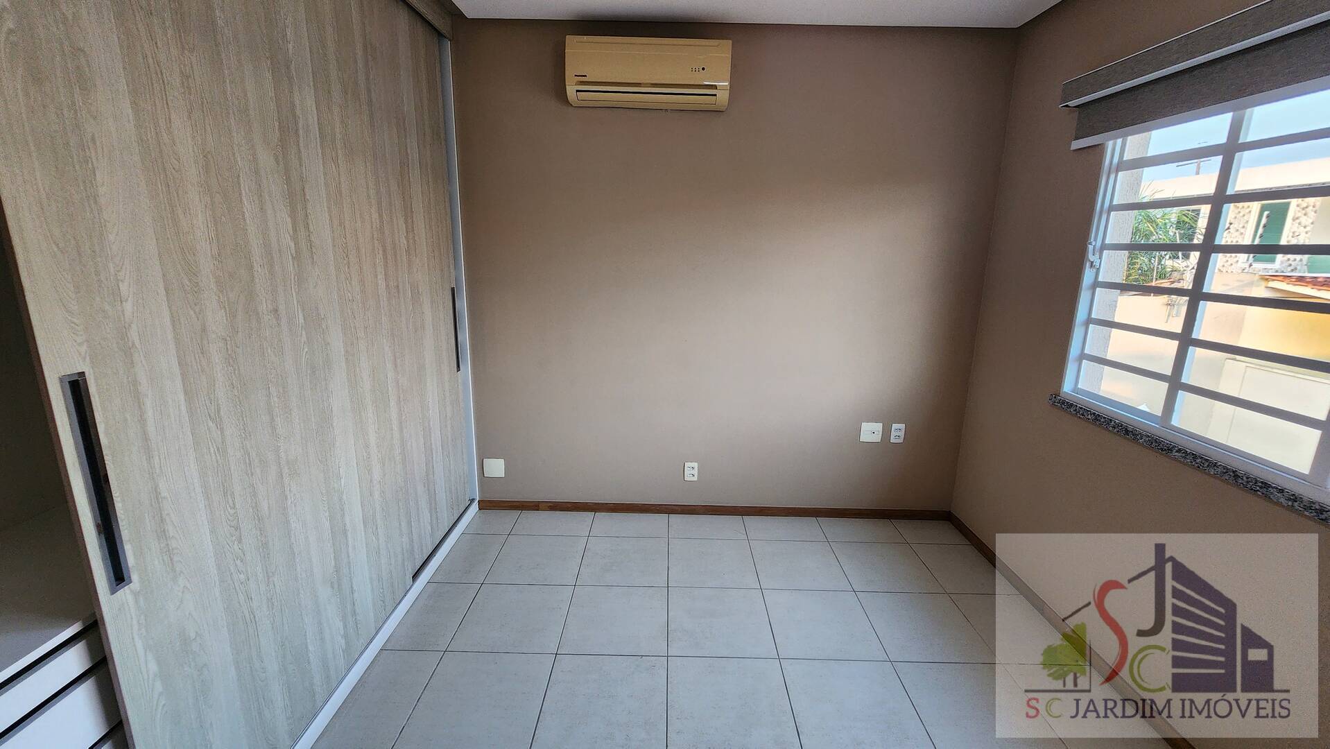 Casa de Condomínio para alugar com 4 quartos, 181m² - Foto 10