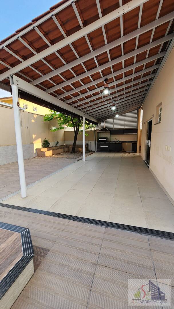 Casa de Condomínio para alugar com 4 quartos, 181m² - Foto 3